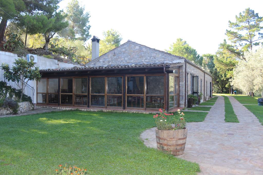 Hostal L'Antico Casale Polizzi Generosa Exterior foto