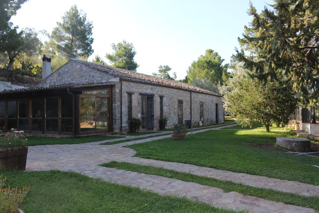 Hostal L'Antico Casale Polizzi Generosa Exterior foto
